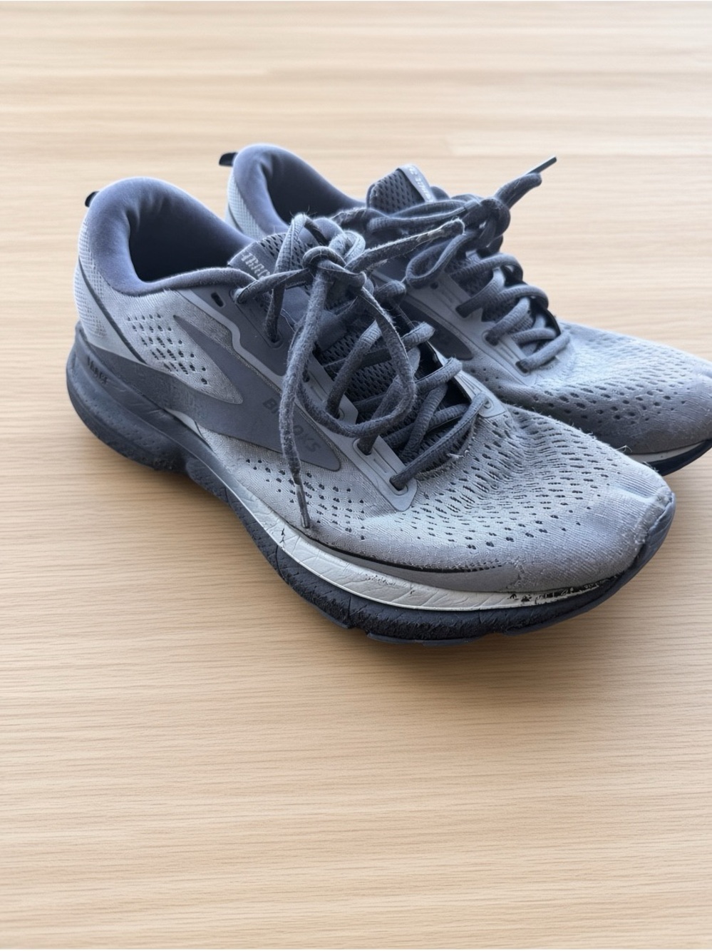 Brooks Transcend Men’s Running Shoes Gray Black Size 8 Medium D